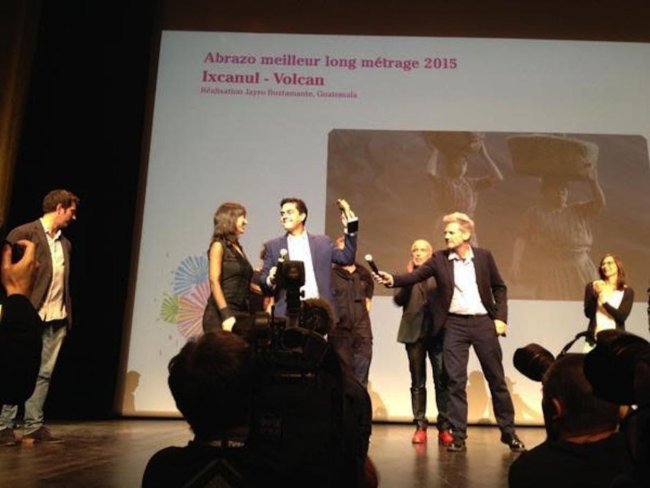 Jayro Bustamante recibe el premio "Abrazo" a mejor película del Festival Biarritz en Francia. (Foto: Jayro Bustamante)&nbsp;