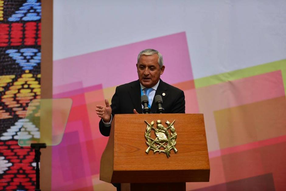 El Presidente pronunció varias veces la frase "Guatemala está adelante en ..., pero falta camino por recorrer". (Foto Wilder López/Soy502)