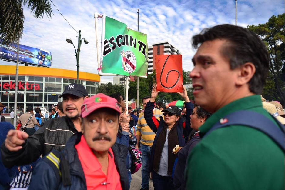 Maestros Protestan Este Miércoles Y Pasarán La Noche Frente Al Palacio