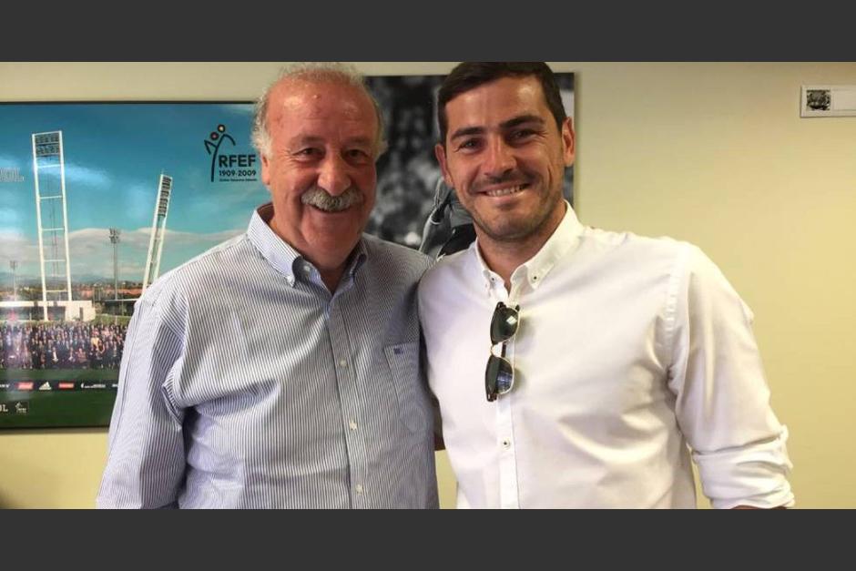 Iker Casillas y Vicente del Bosque firman la paz y terminan con la polémica entre ambos durante la Eurocopa Francia 2016. (Foto: Iker Casillas)