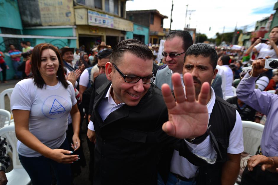 Manuel Baldizón realizó una aparición en un acto público durante la celebración del Día del Adulto Mayor en la zona 3 de la ciudad de Guatemala. (Foto: Wilder López/Soy502)