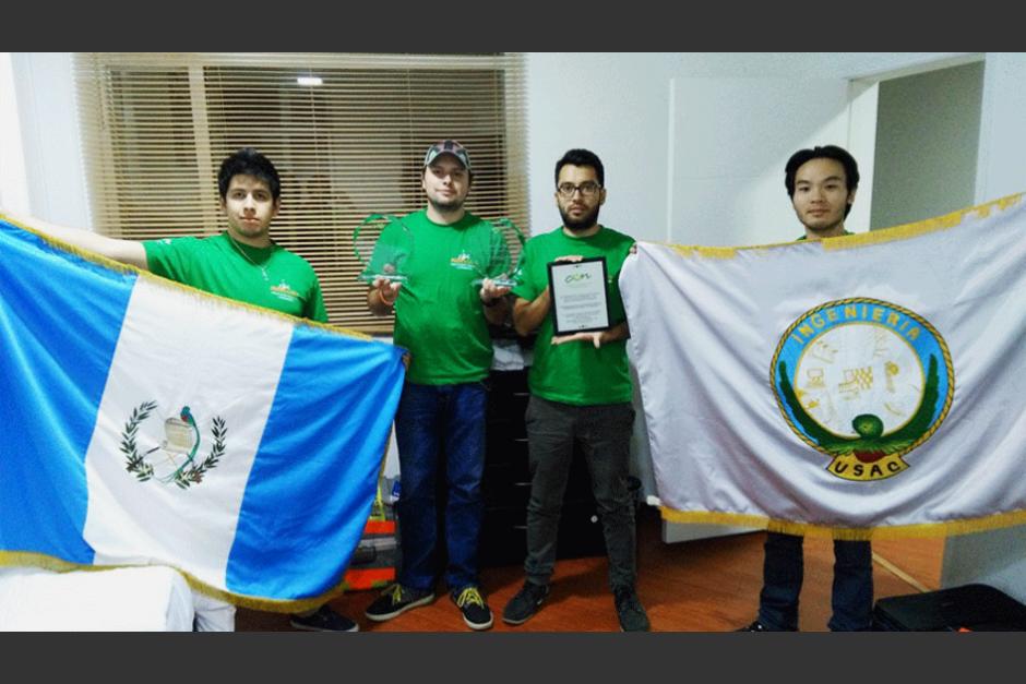 Estudiantes de la Universidad de San Carlos de Guatemala recibieron el primer lugar en la competencia de diseño en el Mercury Robotics Challenge 2016. (Foto: David Barrientos)&nbsp;