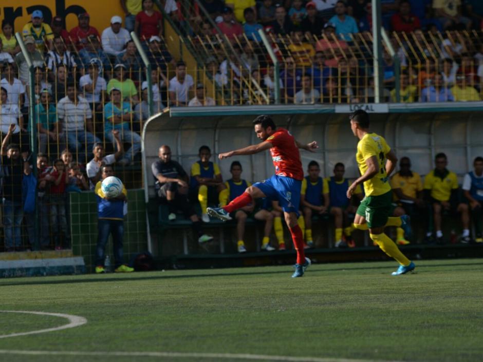 Carlos Kamiani Félix anotó el primer tanto en el partido. (Foto: Wilder López/Soy502) 