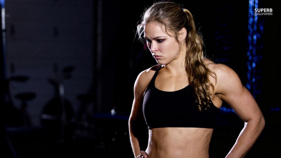 Ronda Rousey es considerada la mejor luchadora de MMA de todos los tiempos. (Foto: frasesdeboxeo.com)