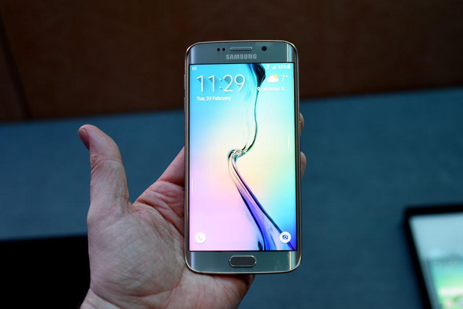 El nuevo teléfono de Samsung representa para esta empresa un costo muy superior en su fabricación, pero para poder competir dicha compañía tendrá que sacrificar sus ingresos si desea competir frente a los dispositivos de Apple. (Foto: Archivo)