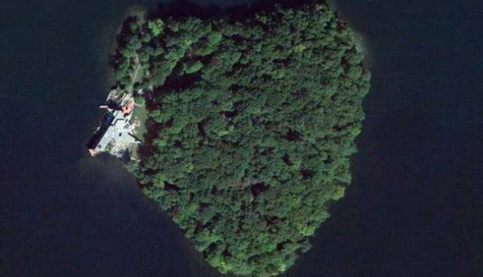 La isla que Jolie le regaló a Pitt tiene forma de corazón y está a 80 kilómetros de Nueva York.