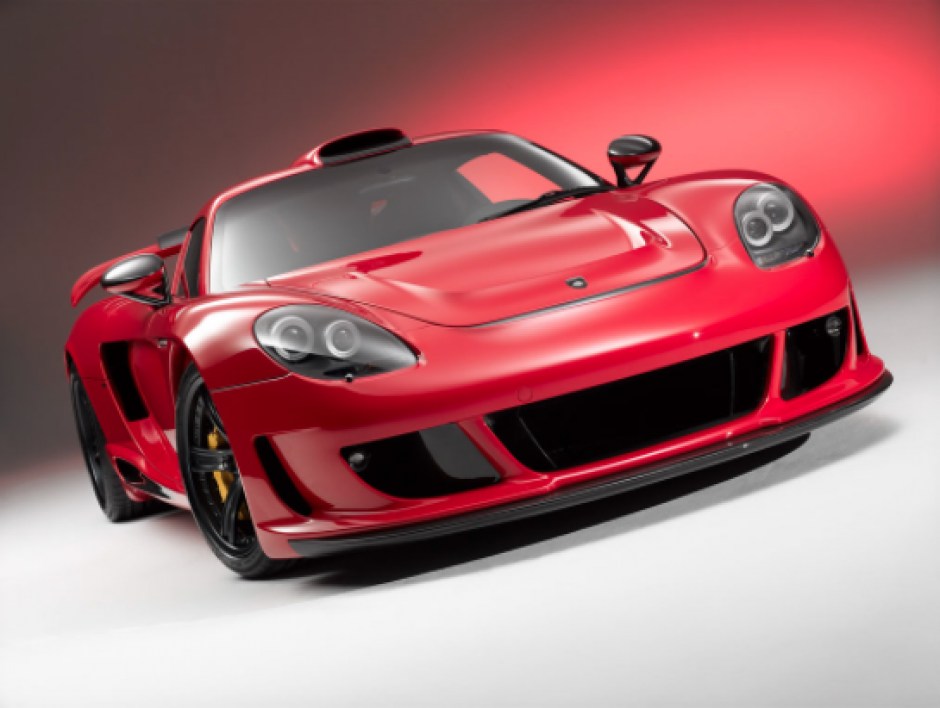 Para conducir un Porsche Carrera GT se necesita de un entrenamiento especial, pues conducirlo es extremadamente difícil.