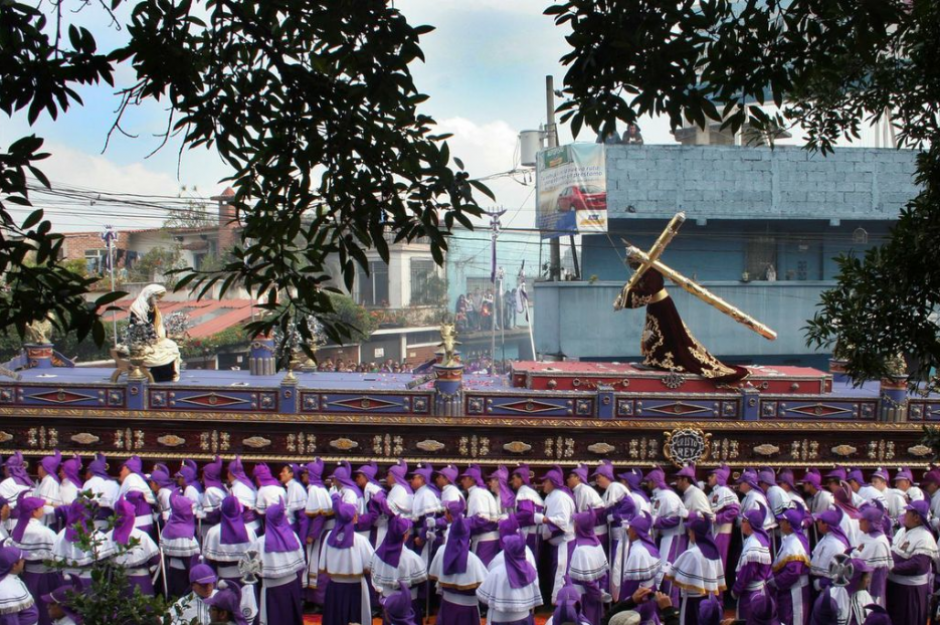 Aproximadamente 13 mil cucuruchos participarán de esta procesión. (Foto: Raúl Illescas/Soy502)