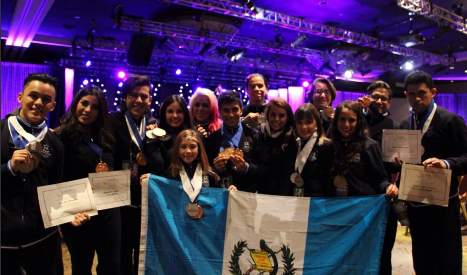 El equipo de las Olimpiadas Mundiales de las Artes Hollywood 2014 esta a cargo de Angélica Rosa, directora de Instituto Angélica Rosa. (Foto: tomada de @WCOPAGUATEMALA)