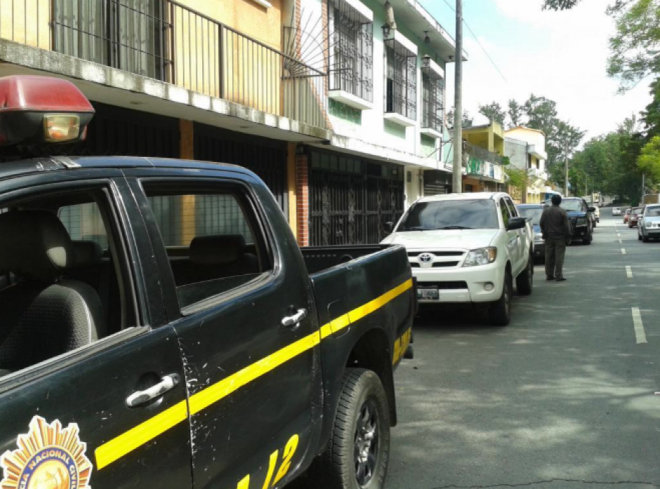 Para la captura de los agentes se realizaron dos allanamientos en El Progreso y la capital. (Foto: PNC/Archivo)