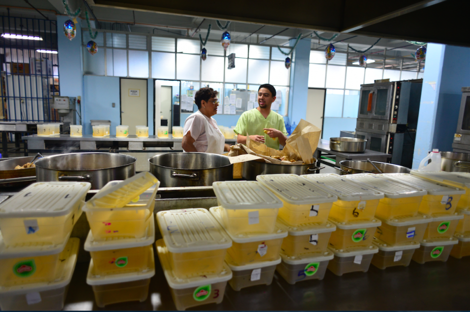 Las cocineras del Hospital General continúan con el problema de la falta de insumos para preparar alimentos y denunciaron que las bodegas se encuentran vacias. (Foto: Jesús Alfonso/Soy502)