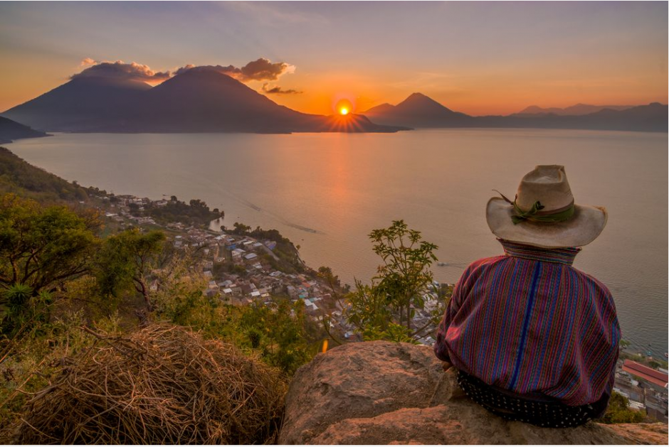Esta fotografía muestra la belleza que la naturaleza refleja sobre los paisajes con los que cuenta Guatemala como el lago Atitlán. (Foto: Diego Fabricio Díaz)