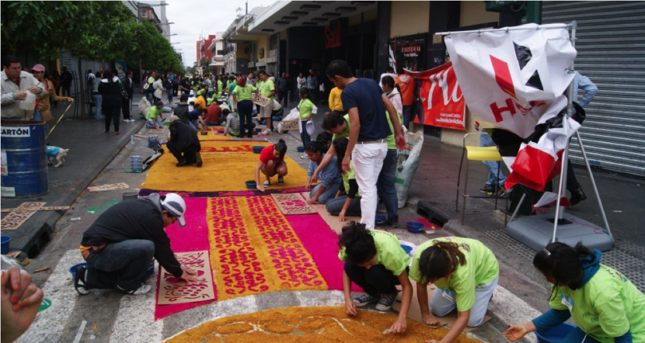 Para la elaboración de la alfombra de 2 mil 300 metros de largo participarán más de 3 mil voluntarios. (Foto: alfombragt.com)&nbsp;