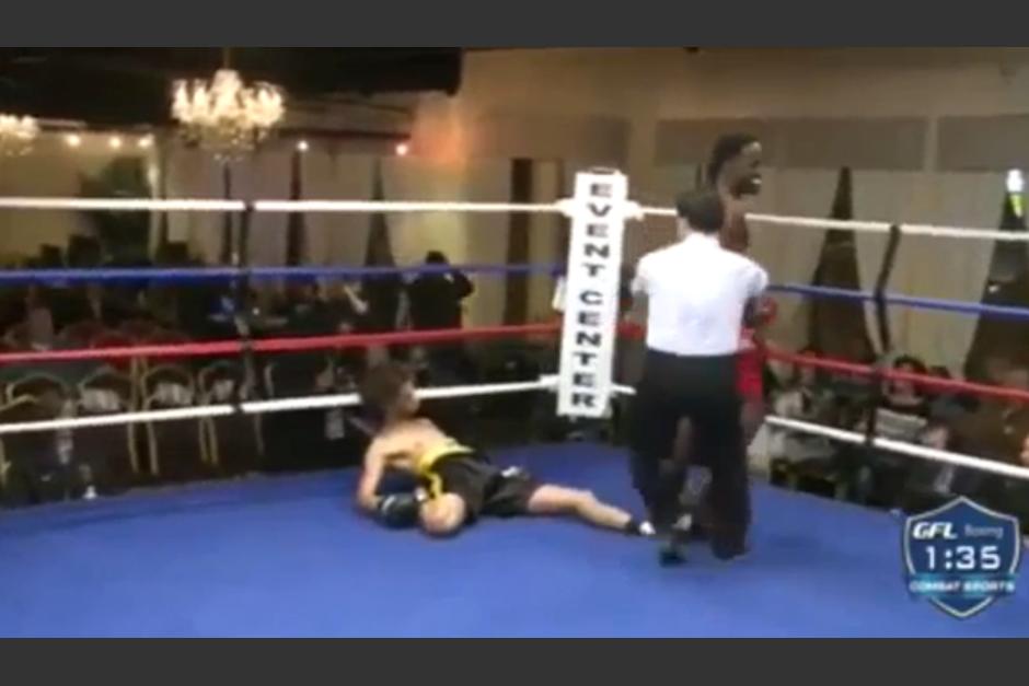 Uno de los nocauts más salvajes de lal historia se hizo presente en una pelea de boxeo en Estados Unidos. (Foto: YouTube)