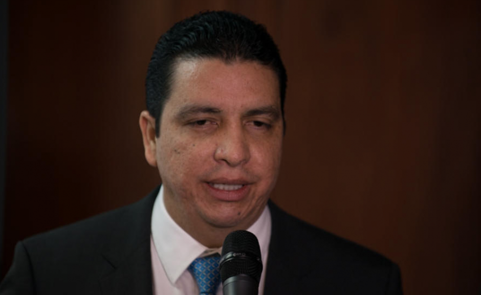 Erick Archila renunció a su cargo como Ministro de Energía y Minas. Horas después fue arraigado a solicitud del MP. (Foto: Archivo/Soy502)