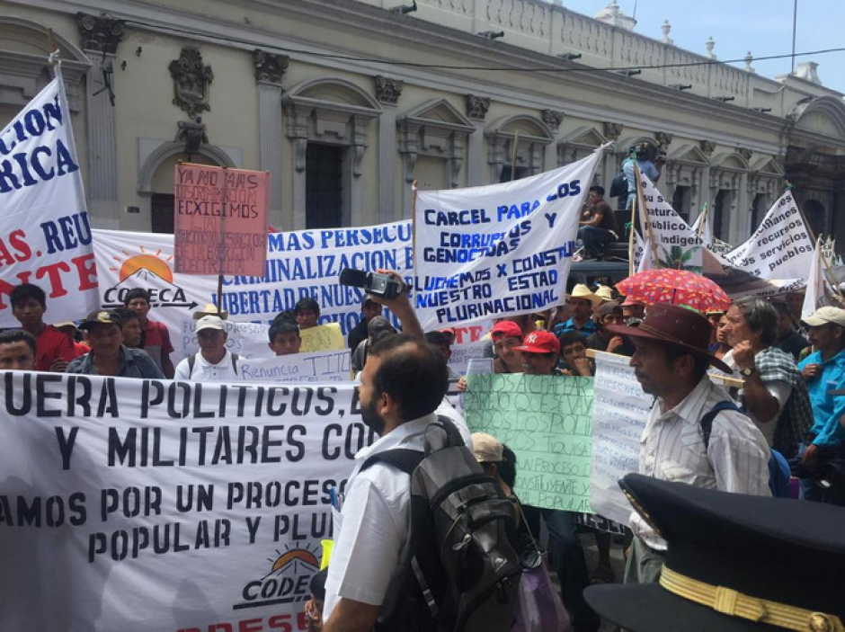 Los miembros de las organizaciones campesinas realizan plantones frente al Congreso de la República y en la CC. (Foto: Alexis Batres/Soy502)&nbsp;