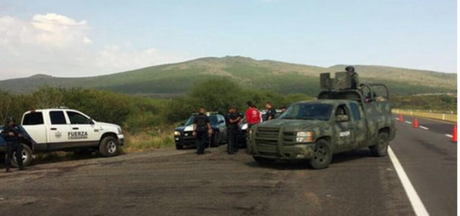 Medios de comunicación mexicanos reportaron la muerte de varios policías y civiles en un enfrentamiento armado. &nbsp;(Foto: Azteca México)&nbsp;