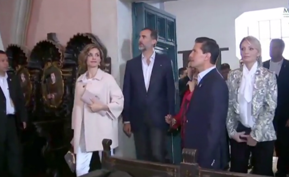 Peña Nieto y la primera Dama protagonizaron una escena para el olvido durante la visita de los Reyes de España. (Foto: CNN)