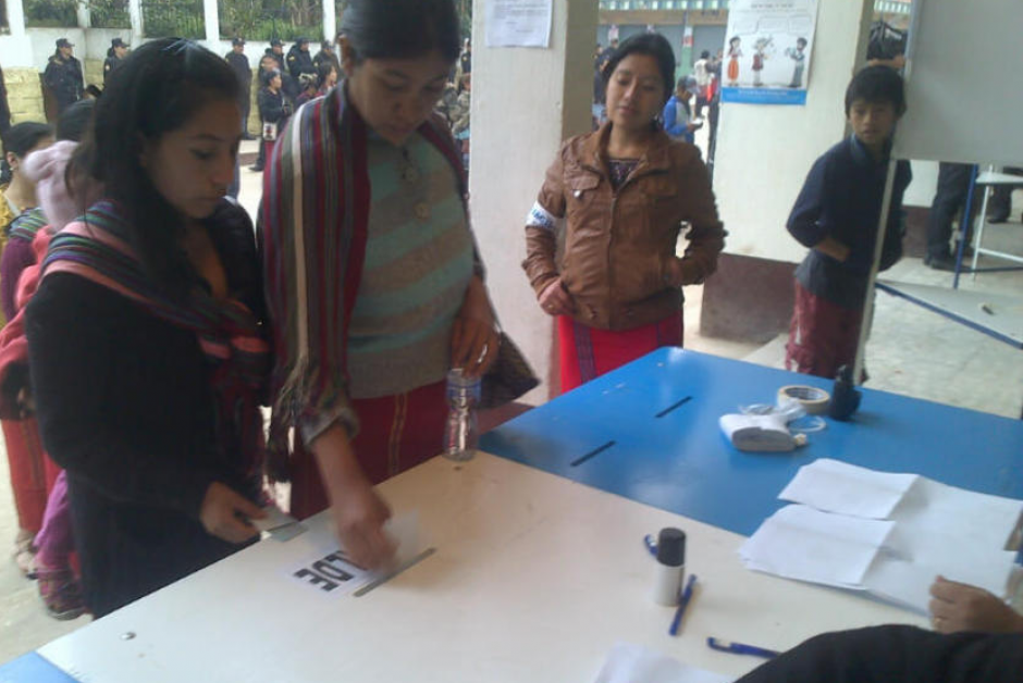 Para ejercer el voto se debe utilizar los crayones de cera que se entregan en la mesa electoral y no lapiceros. (Foto: Archivo/Soy502)