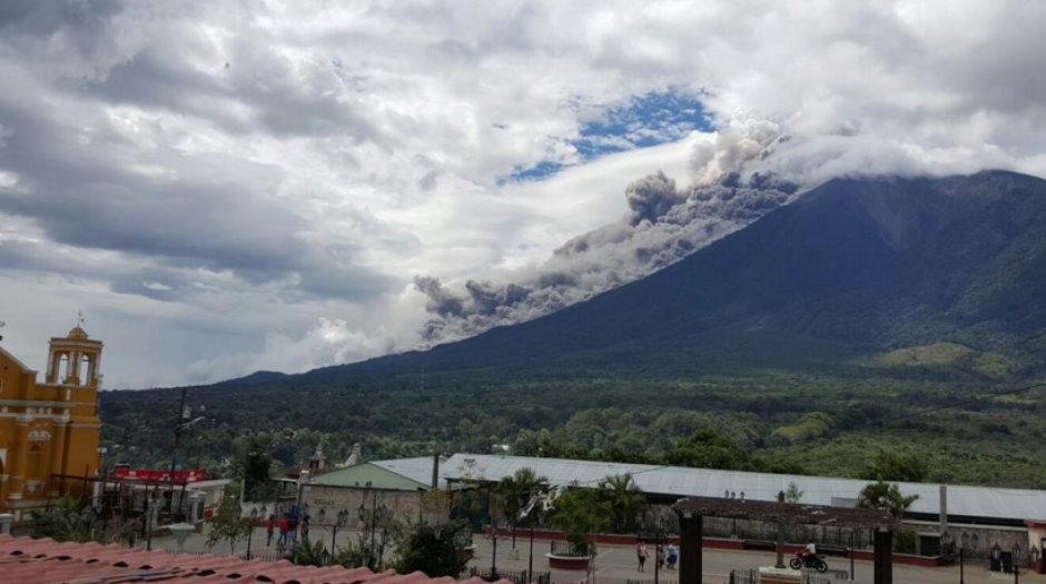 La actividad del volcán de Fuego causa alarma en la población cercana. &nbsp;(Foto: &nbsp;Conred)&nbsp;