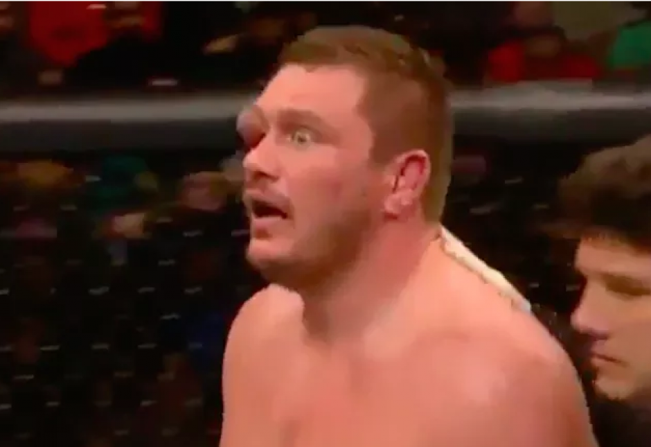 Matt Mitrione sufrió recibió un grave golpe en el ojo. (Imagen: captura de pantalla)