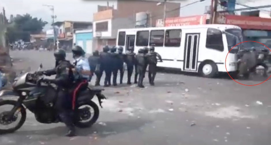 Video Capta Cuando Policías Son Atropellados Durante Manifestación 8037