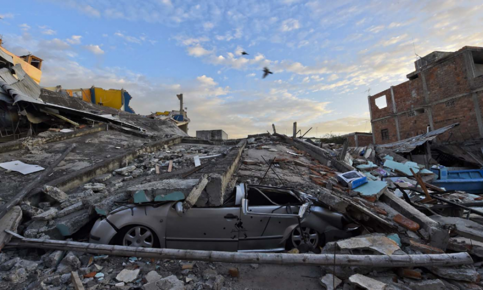 El terremoto de 7.8 grados de la noche del sábado ha dejado 224 muertos y cientos de heridos. (Foto: 7noticiasymedia.com)&nbsp;