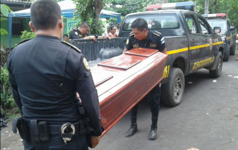 En Masagua, Escuintla la PNC y el MP secuestraron el cadáver. (Foto: PNC)