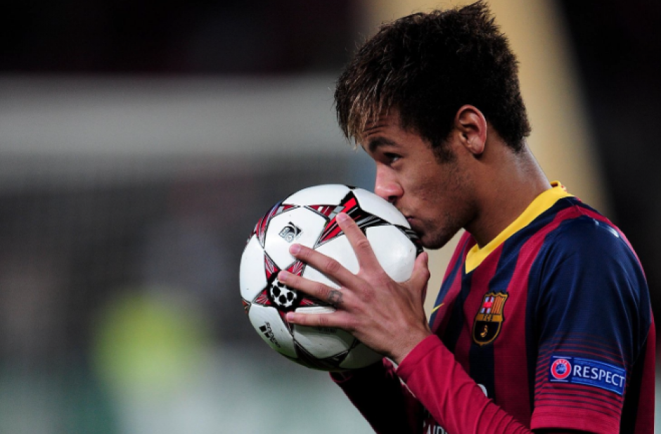 Neymar vuelve a hacer un reto a Ronaldo Nazario. (Foto: Redbull.com)