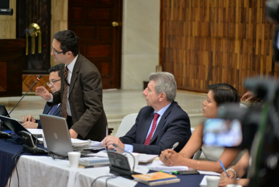 Los fiscales pidieron que se ligue a proceso a los 57 implicados por distintos delitos. (Foto: Wilder López/Soy502)