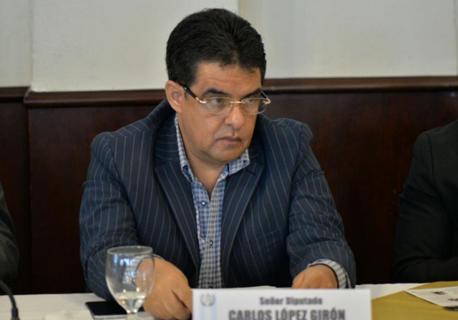 El diputado Carlos López, de la UNE, es señalado de solicitar y facilitar la creación de plazas fantasma en el Congreso. (Foto: Archivo/Soy502)