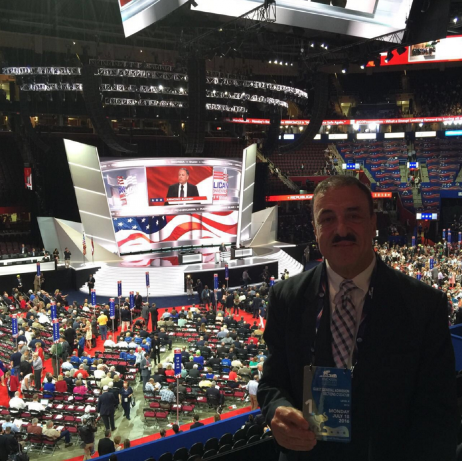 El diputado Fernando Linares Beltranena viajó a Estados Unidos para la Convención Republicana. (Foto: @FLinaresB/Twitter)