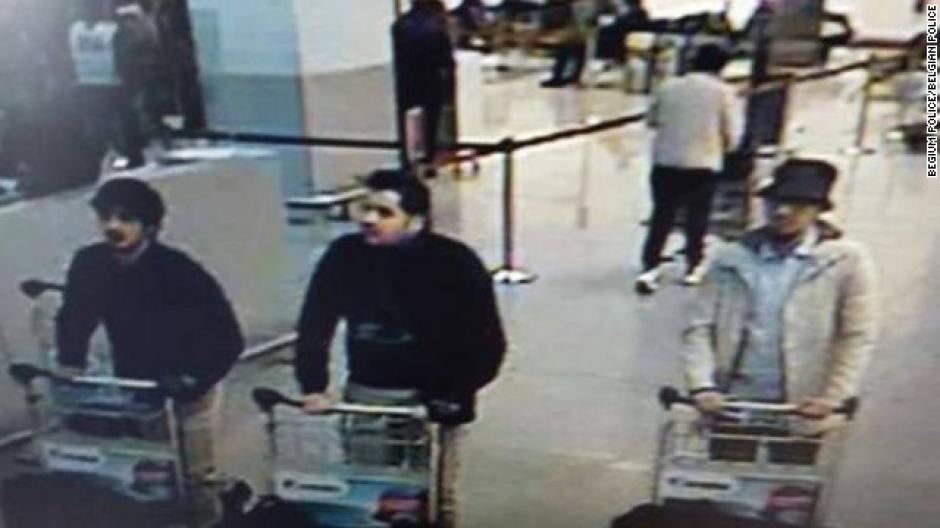 Fotografía de los tres presuntos sospechosos difundida por la policía de Bruselas. (Foto: CNN)