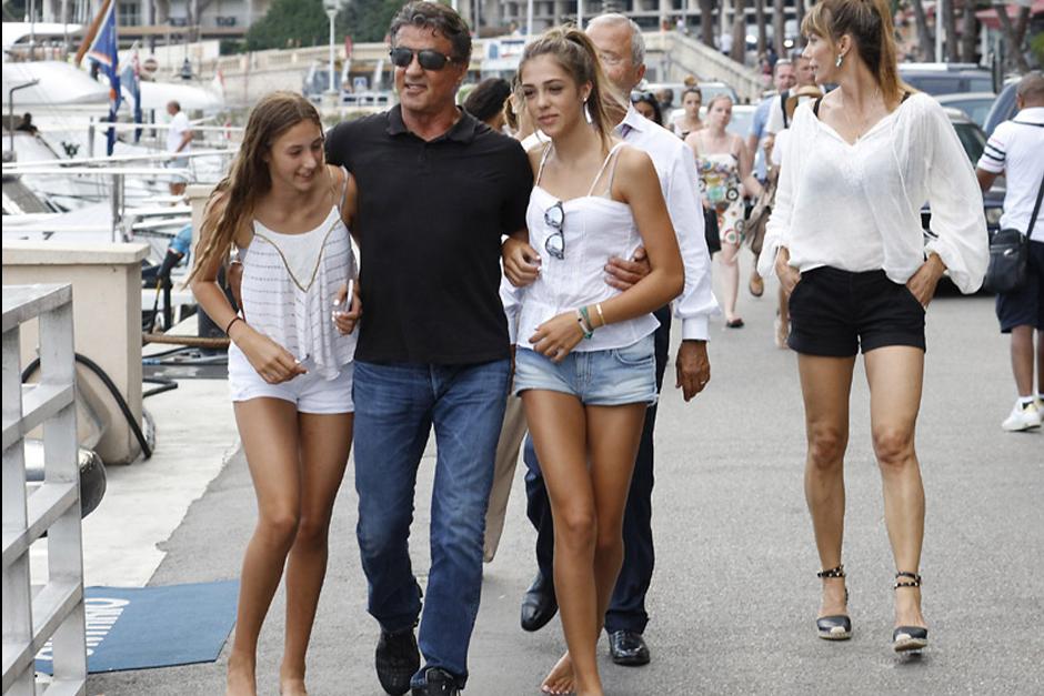 La familia Stallone ha hecho paradas en Saint Tropez, Mónaco, Venecia y Portofino. (Foto: Revista Hola)