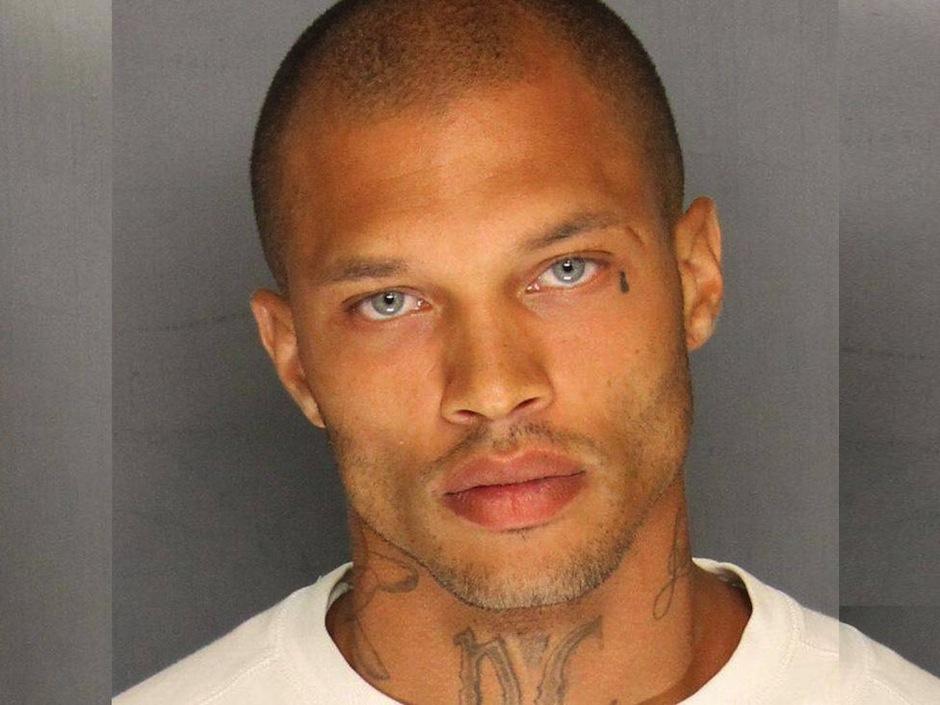 El delincuente Jeremy Meeks se ha vuelto todo un fenómeno en redes sociales. (Foto: Stockton Police Departament)&nbsp;