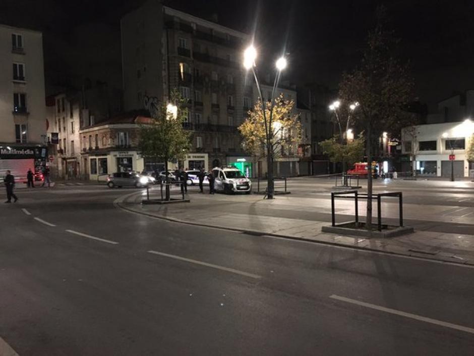 Fotografía de&nbsp;@djamel_mazi&nbsp;que muestra el área donde se llevó a cabo el operativo esta noche en Saint Denis, al norte de París.