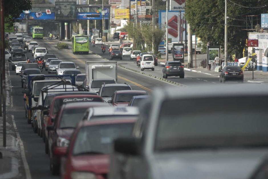 La SAT comienza a recordar a los automovilistas que deben pagar el Impuesto Sobre Circulación de Vehículos. (Foto: Wilder López/Soy502)
