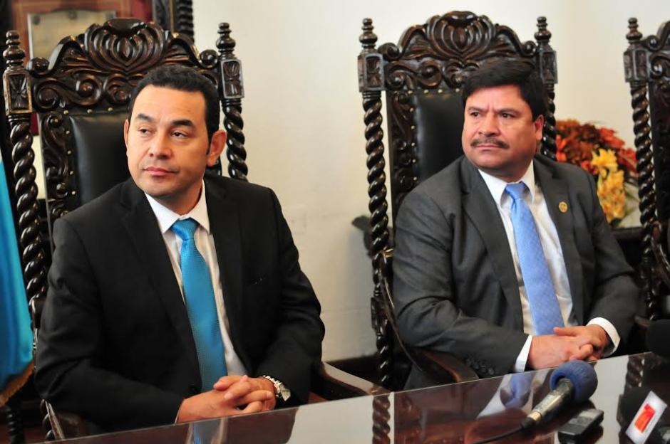 El presidente electo Jimmy Morales se reunió con el presidente de la Corte Suprema de Justicia Rafael Rojas. (Foto: Alejandro Balán/Soy502)