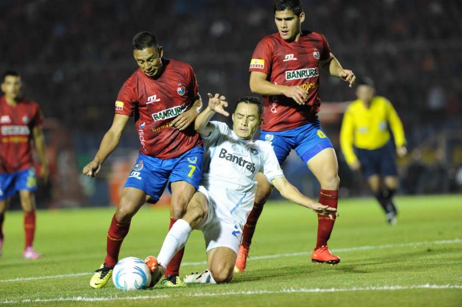 Curiosamente Carlos Figueroa y Claudio Albizuris repetirán actuación como titulares en la final por la disputa de un "Penta".&nbsp; (Foto: Nuestro Diario)