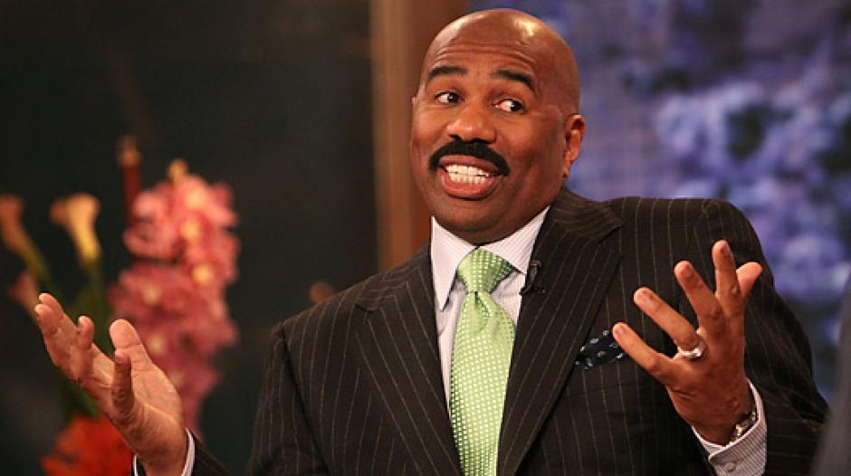 Steve Harvey pasó de ser un desconocido en Latinoamérica, al hombre más criticado de los últimos días por el error que dejó a Colombia sin la corona de Miss Universo.&nbsp;