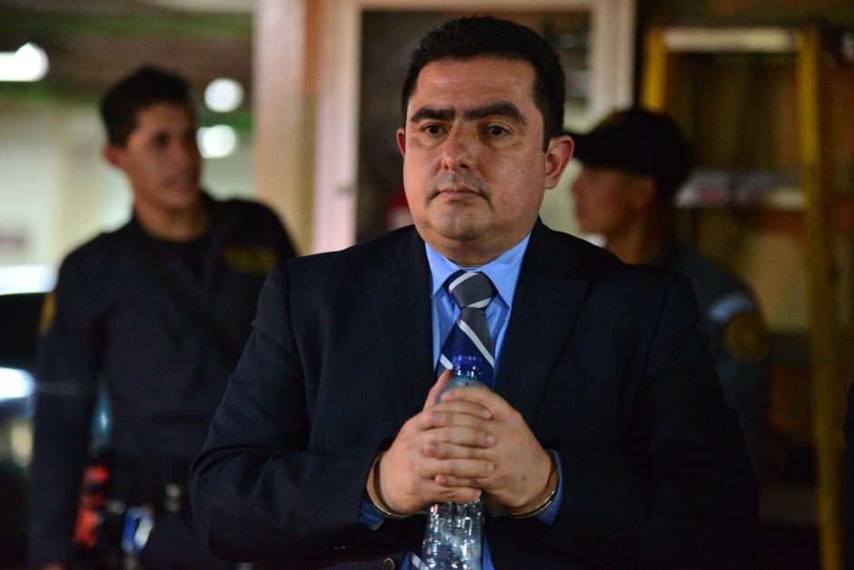 Vernon González, el abogado de la vicepresidenta Roxana Baldetti, saldrá libre tras el pago de una fianza de Q100 mil. (Foto: Wilder López/Soy502)