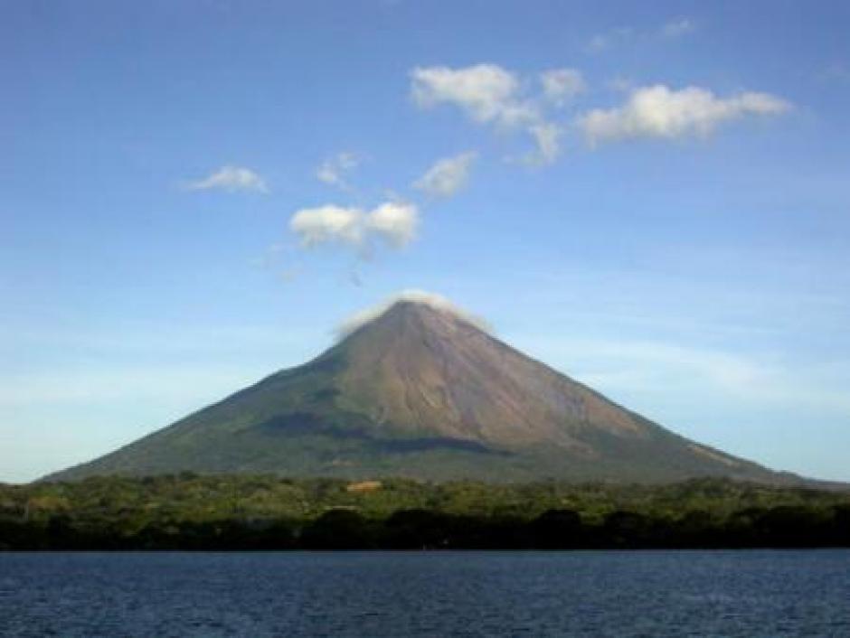 Dos volcanes en Nicaragua están en actividad desde este viernes y han puesto en alerta a las autoridades de ese país. (Foto: El Dínamo)