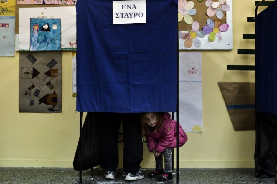El partido de izquierda radical, mismo que pretende poner fin a la austeridad impuesta por la Unión Europea, se postula como el virtual vencedor en las elecciones en Grecia. (Foto: AFP)