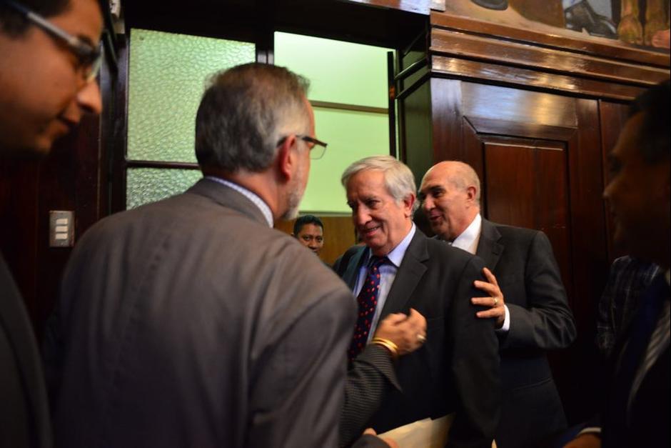 Al finalizar una reunión realizada durante la noche de este lunes, los legisladores se repartieron los puestos de la nueva Junta Directiva del Congreso que deja fuera a Mario Taracena y a la UNE. (Foto: Archivo/Soy502)