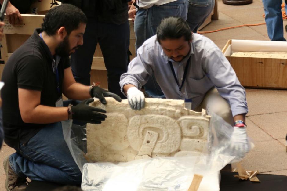Los bienes arqueológicos presentados en el Palacio Nacional provenían de El Salvador y Los Ángeles, Estados Unidos. (Foto: Alejandro Balán/Soy502)