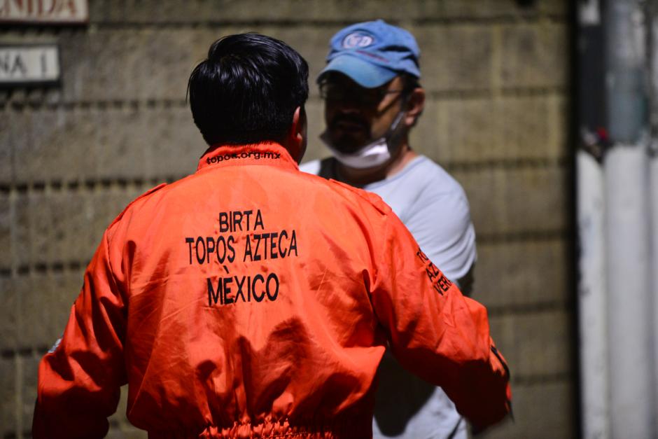 El equipo de rescatistas voluntarios conocido como Los Topos ya se encuentra en Santa Catarina Pinula. (Foto: Alejandro Balán/Soy502)