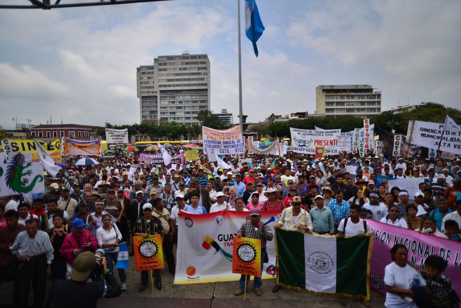 Miembros de los distintos sindicatos del país participaron en la marcha conmemorativa del Día del Trabajo. (Foto Wilder López/Soy502)