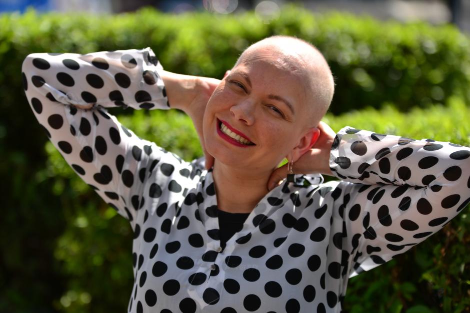 Angie Albizu es una sobreviviente de cáncer, y librando esa batalla encontró un nuevo propósito en la vida: acompañar la lucha de otros que como ella se enfrentan a esta enfermedad. (Foto: Wilder López/Soy502)