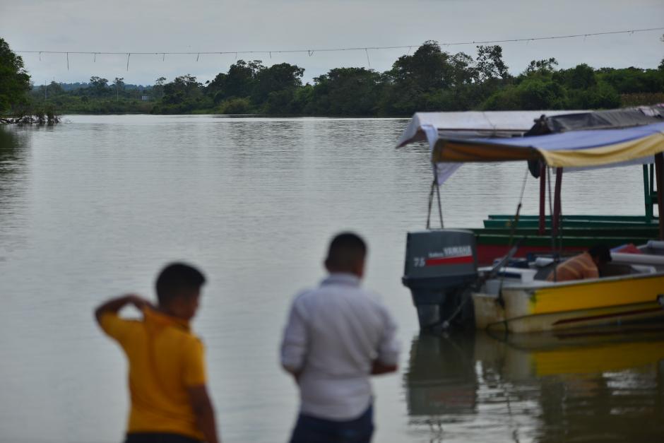 Los vecinos de las comunidades afectadas denuncian la aparición continúa de peces muertos aunque en menor medida. (Foto: Wilder López/Soy502)