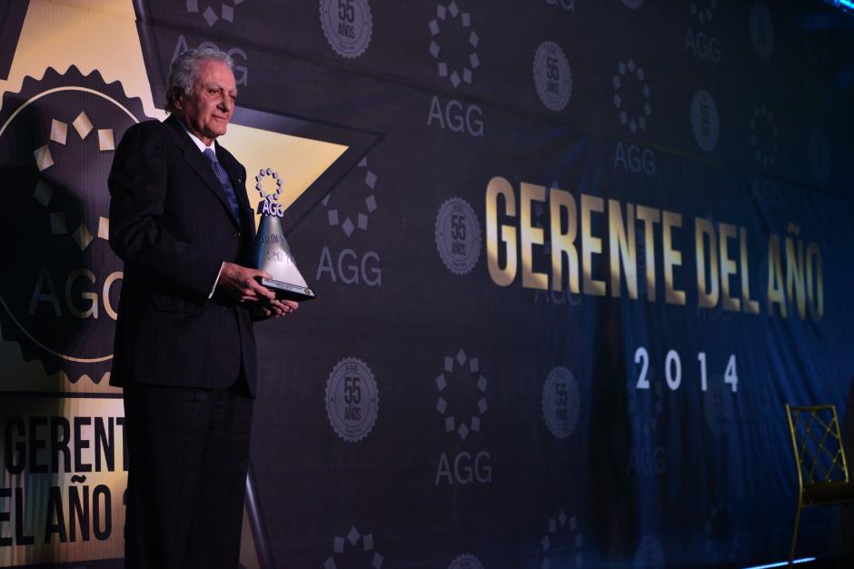 Enrique Neutze Aycinena, presidente de la Aseguradora General, fue galardonado como Gerente del Año 2014. (Foto: Wilder López/Soy502)